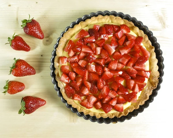 Strawberry Paj Trä Bakgrund Ovanifrån — Stockfoto