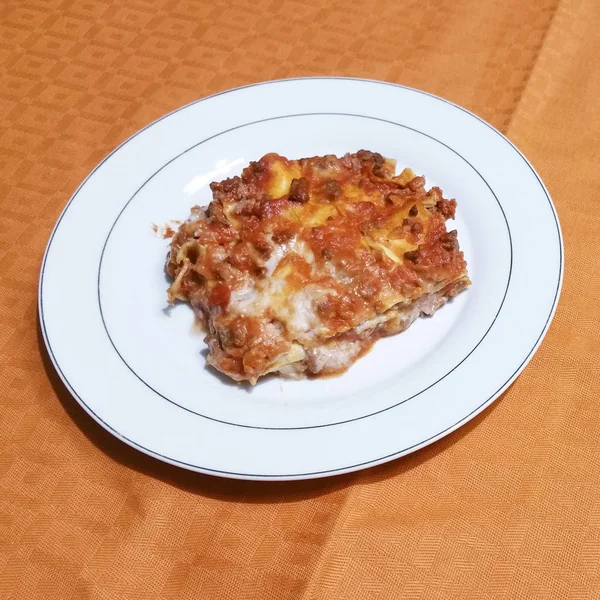 Amateur Foto Van Huisgemaakte Lasagne — Stockfoto