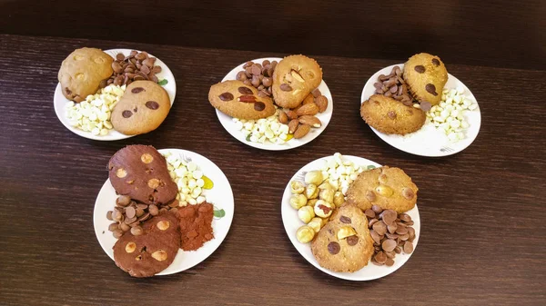 Домашнє Печиво Шоколадні Чіпси Мигдаль Лісові Горіхи Кокос Аматорське Фото — стокове фото
