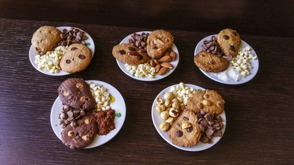 Домашнє Печиво Шоколадні Чіпси Мигдаль Лісові Горіхи Кокос Аматорське Фото — стокове фото
