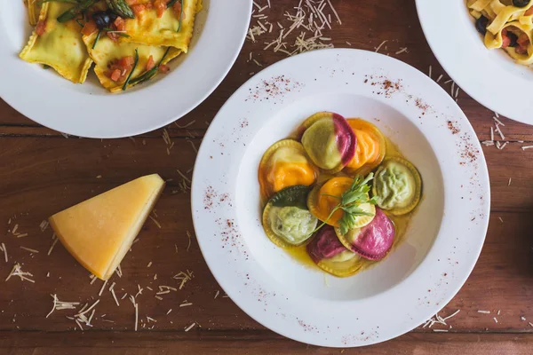 Comida italiana sobre la cabeza tiro — Foto de Stock