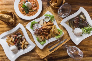 Perulu gıda, meze, lomo saltado, zarif restoran masa piqueo