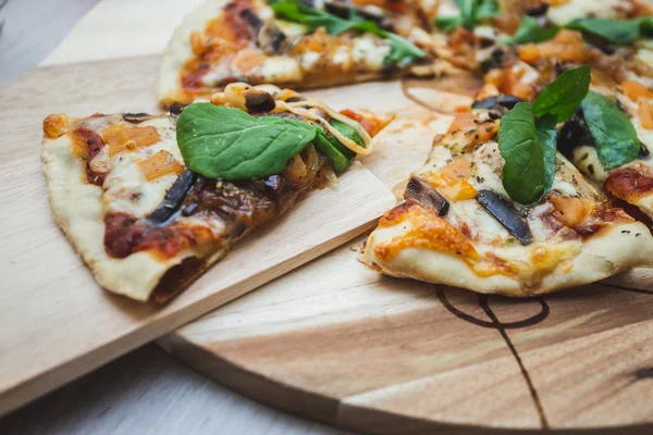 Pizza vegana al formaggio — Foto Stock