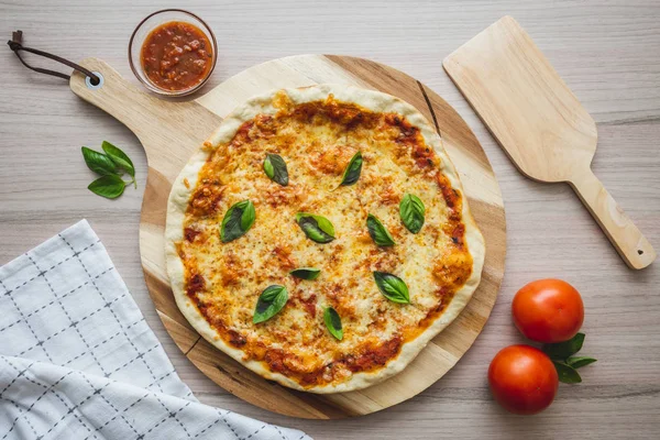 Vegan formaggio pizza cenital shot — Foto Stock