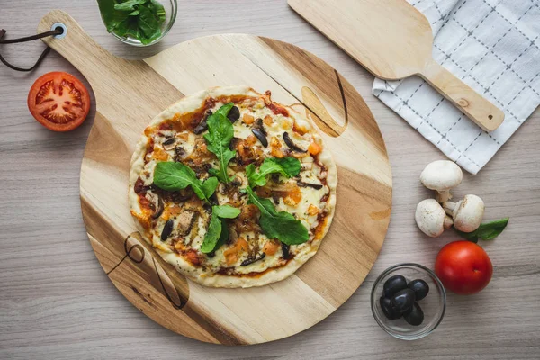 Vegan peynir pizza cenital atış