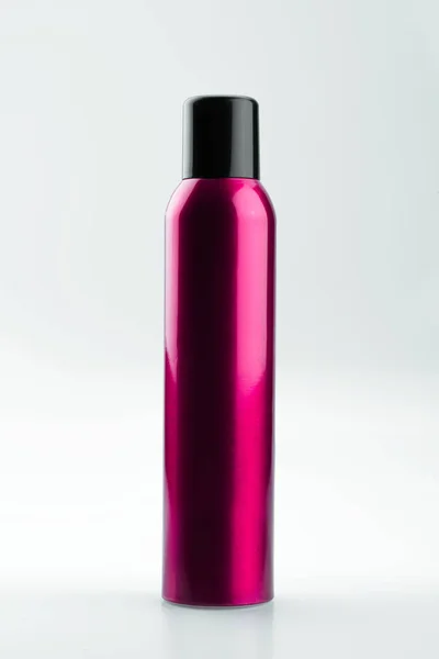 Rosa Aluminium-Spraydose, isoliert auf weißem Hintergrund — Stockfoto