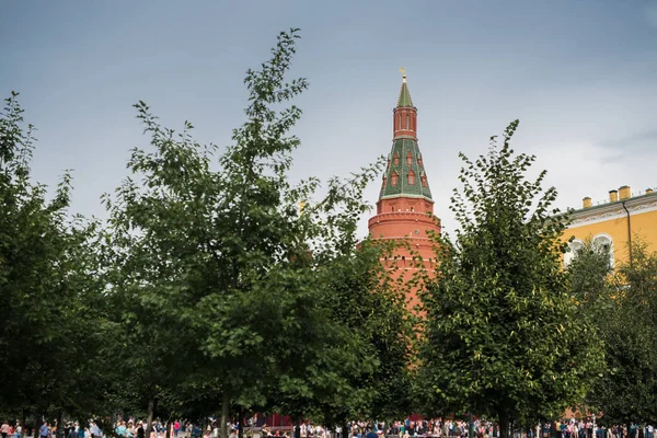 Rússia, Moscou - agosto de 2016: Torre do Arsenal de Canto na Praça Vermelha — Fotografia de Stock