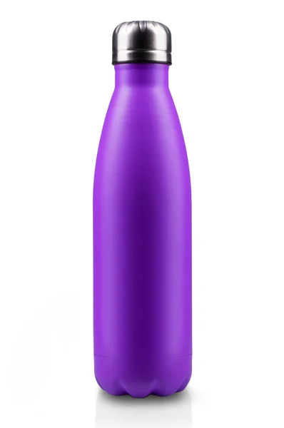 紫のステンレス熱水のボトル 白い背景で隔離クローズ アップ 空のモックアップ — ストック写真