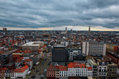 Mas Müzesi tepesinden alınan Antwerp üzerinde göster