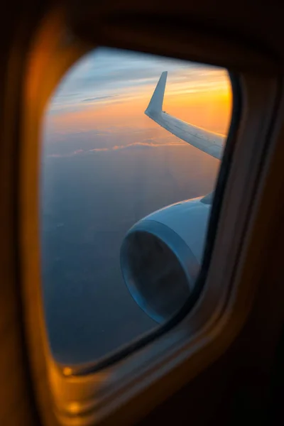 Flügel Eines Flugzeugs Morgendlichen Sonnenaufgang Bild Zum Hinzufügen Von Textnachrichten — Stockfoto