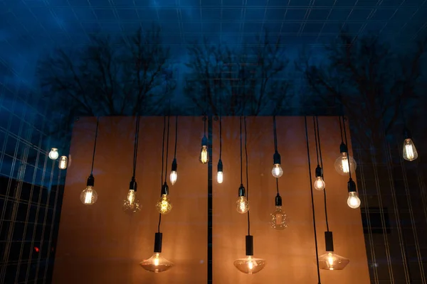 Nombreuses Lampes Créatives Illuminent Fenêtre Nuit — Photo