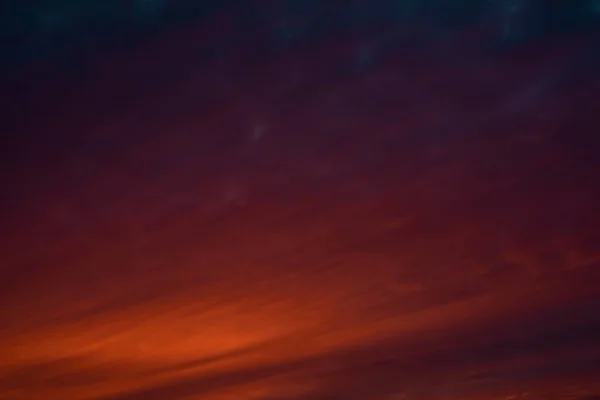 Dramatischer Und Farbenfroher Sonnenuntergang Mit Wolken — Stockfoto