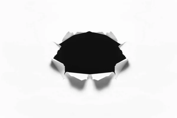 Разорванная Черная Дыра Листе Белой Бумаги — стоковое фото