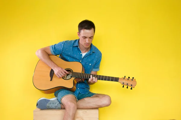 Handsome Cheerful Guy Musician Shirt Playing Guitar — Stock Photo, Image