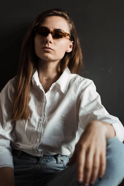 Portraits Beautiful Brunette Girl Sunglasses — Stock Photo, Image