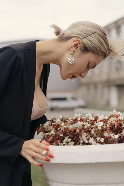 Bella Ragazza Elegante Alla Moda Abiti Alla Moda Strada — Foto Stock