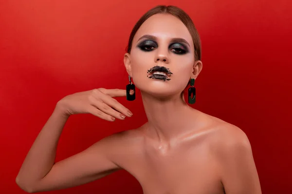 Retratos Beleza Uma Linda Garota Com Maquiagem Estilo Halloween Fundo — Fotografia de Stock
