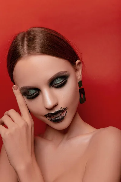 Retratos Beleza Uma Linda Garota Com Maquiagem Estilo Halloween Fundo — Fotografia de Stock