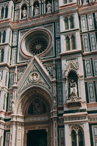 イタリアのフィレンツェの街の美しく 歴史的な建築 — ストック写真