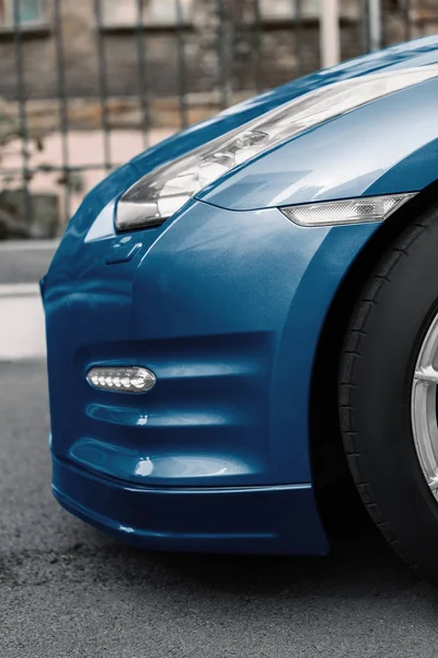 Coche Deportivo Calle Otoño Con Ruedas Grandes — Foto de Stock