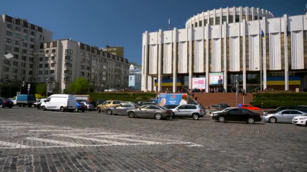 Piaţa Europeană Kiev Ucraina Aprilie 2018 Clădirile Vehiculelor Circulație Urbană — Videoclip de stoc