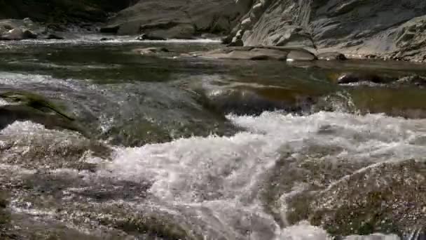 Close Mountain River Cascade Waterfall Water Stream Rocks — Stock Video