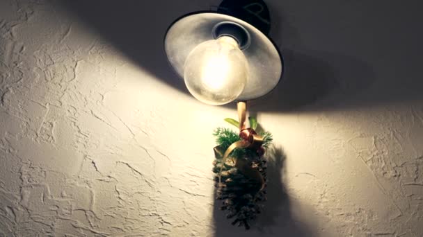 Pinul Crăciun Decorarea Conului Lampa Perete — Videoclip de stoc