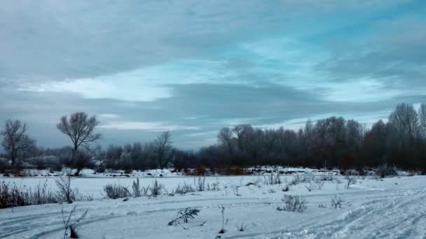 Panorama Paisaje Invierno Por Noche Moverse Por Camino Rural Las — Vídeos de Stock