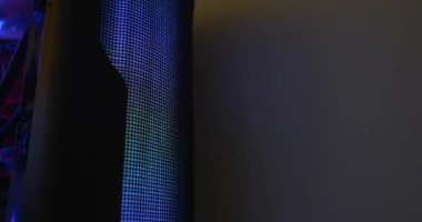 Led Lighting ile Modern Bilgisayarın İçinde - İşlemci İşlemcisinde Verimli Sıvı Soğutma Kaydırma Kaydırma Çekimi