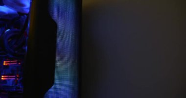 Led Lighting ile Modern Bilgisayarın İçinde - İşlemci İşlemcisinde Verimli Sıvı Soğutma Kaydırma Kaydırma Çekimi