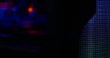 Led Lighting ile Modern Bilgisayarın İçinde - İşlemci İşlemcisinde Verimli Sıvı Soğutma Kaydırma Kaydırma Çekimi