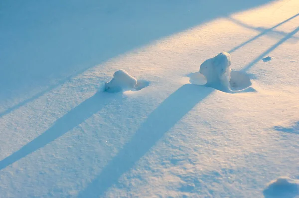 Solnedgången Ljus Och Skuggor Snö Konsistens Vinter Scen — Stockfoto