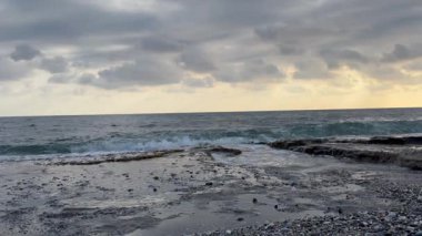 Günbatımı okyanus plajı. Yüksek kalite