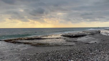 Günbatımı okyanus plajı. Yüksek kalite