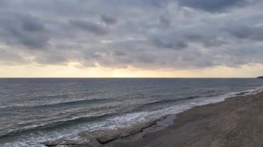 Günbatımı okyanus plajı. Yüksek kalite