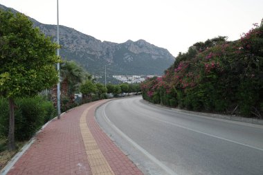Dağ yolu gün batımı. Yüksek kalite fotoğraf