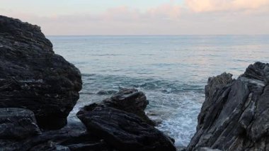 Günbatımı okyanus plajı. Yüksek kalite