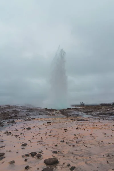 Bursting powerful geyser — Stock Photo, Image