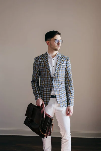 Hombre con estilo en chaqueta casual —  Fotos de Stock