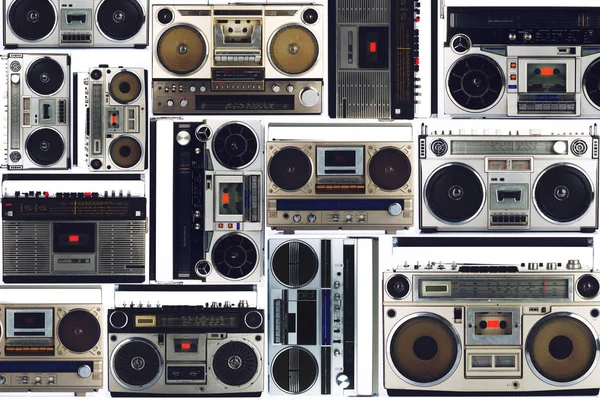 Arreglo Boomboxes Retro Sobre Fondo Blanco —  Fotos de Stock