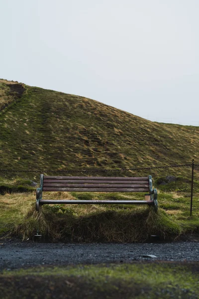 Gri Bir Günde Zlanda Nın Güzel Kırsalında Çakıl Yolunun Kenarında — Stok fotoğraf