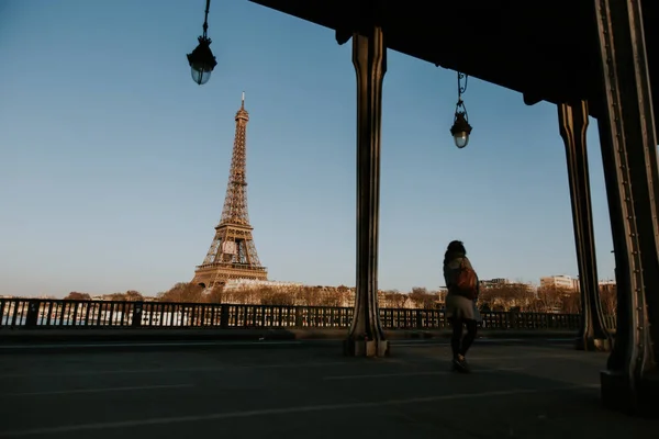 Woman Walking Street Paris — Foto de Stock