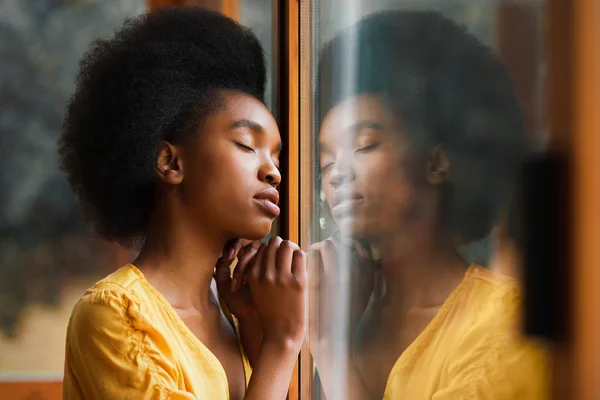 Side View Pretty African American Female Keeping Eyes Closed Leaning — Stock Photo, Image