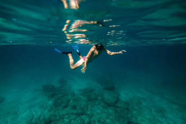 Junge Beim Schnorcheln Meerwasser Nicht Wiederzuerkennen — Stockfoto