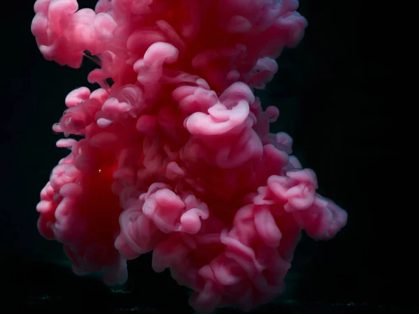 Nuvem Rosa Fumegante Abstrato Com Redemoinhos Fundo Preto — Fotografia de Stock