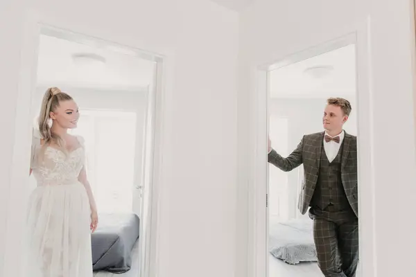 Wedding Couple Looking Each Other Indoors — Stock Photo, Image