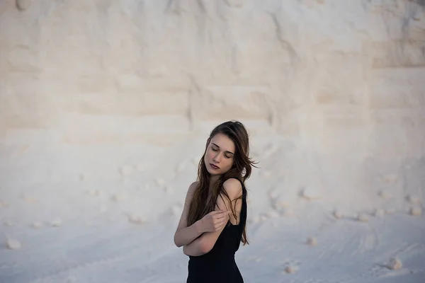 Side View Beautiful Young Female Black Dress Keeping Eyes Closed — Stock Photo, Image