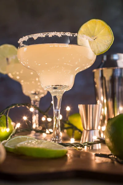 Glasses Margarita Cocktail Dark Background Lights — Stock Photo, Image