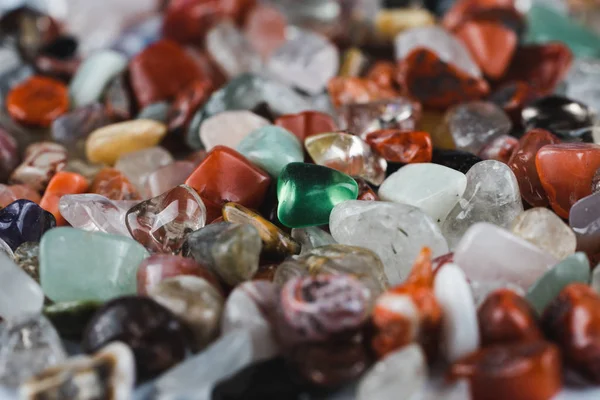 Zbliżenie Kolorowych Kamieni Fluorytu Stosie — Zdjęcie stockowe