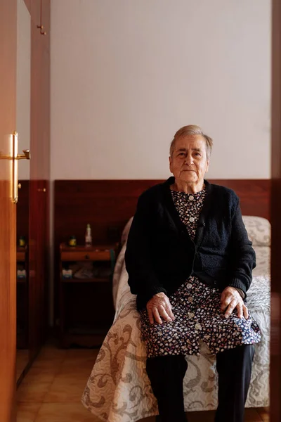 Retrato Mulher Idosa Com Alzheimer — Fotografia de Stock